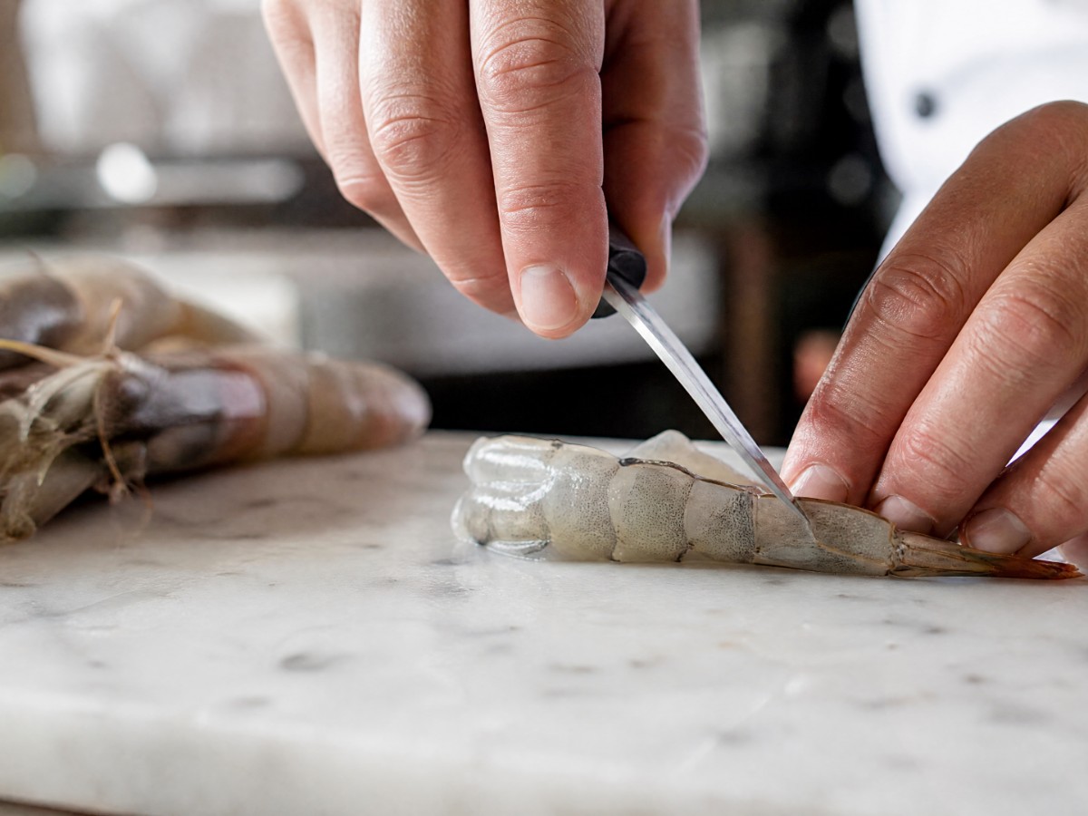 Gamba's schoonmaken, pellen en ontdarmen